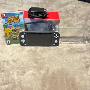 Grey Nintendo Switch Lite - Animal Crossing New Horizons - clear Case